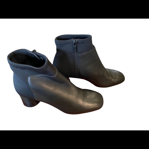 Donald Pliner Cassie Nappa bootie leather and stretch jersey block heel - Picture 2 of 8